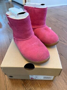 UGG Keelan Pink Suede Kids Boots - size 9